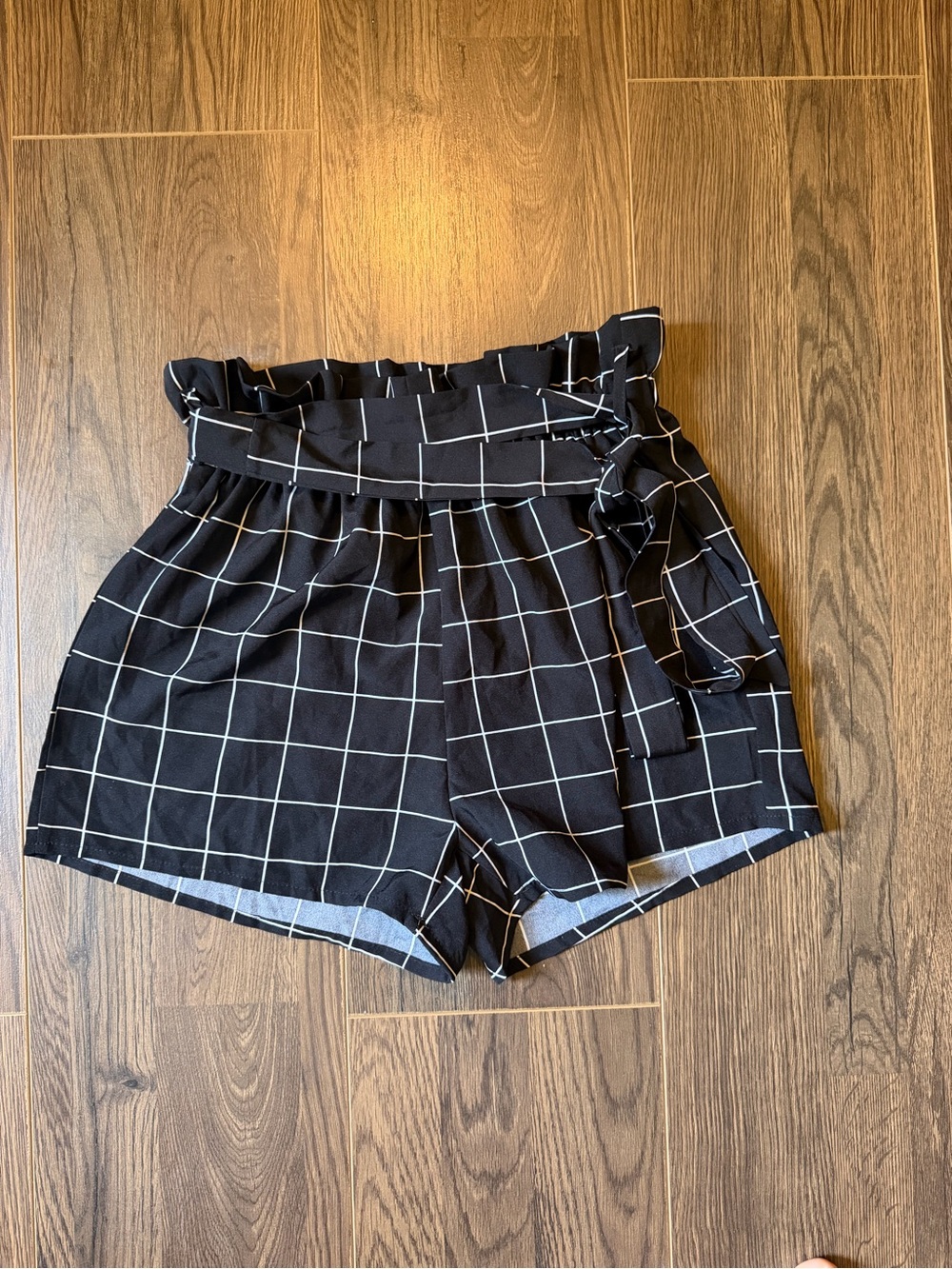 ROMWE Black Windowpane Paperbag Waist Shorts